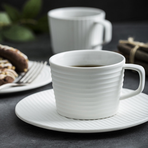 일본식 커피잔 접시 세트 오후 찻잔 도자기 컵 가정용 아침 식사 잔 물컵 카푸치노 컵