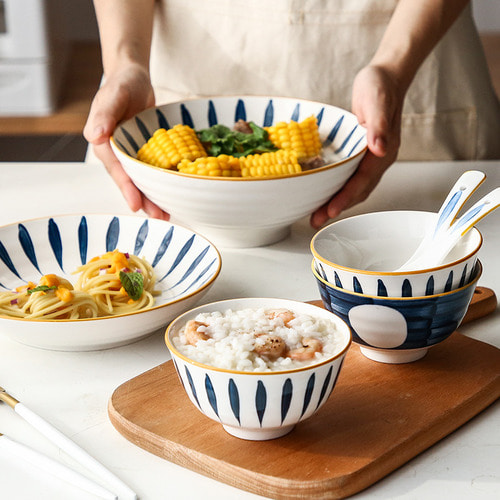 WUXIN 일본식 식기 그릇과 접시 세트 가정용 창조적 인 성격 그물 붉은 접시 세라믹 그릇과 밥 그릇 조합