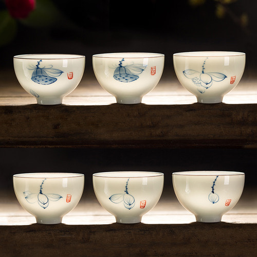Jingdezhen Kungfu 차 컵 작은 차 컵 세트 홈 거실 흰색 도자기 마스터 컵 파란색과 흰색 도자기 차 컵 6 팩