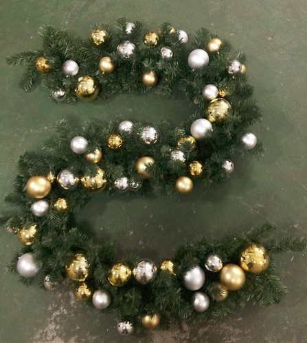 Haidi 크리스마스 등나무 2.7m 암호화 된 고급 펜던트 장식품 크리스마스 트리 축제 장식 금은 공 등나무 패키지