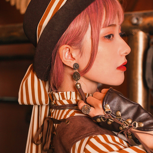 Mr. Yi s steam 컨티넨탈 Steampunk vintage gear leather tassel earring ear clip
