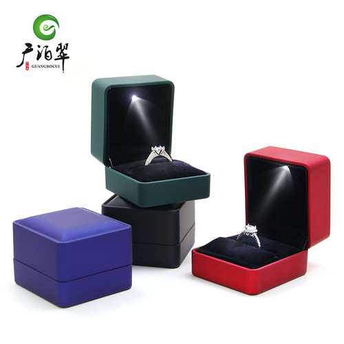 Guangbocui 목걸이 상자 둥근 모서리 모서리 보석 상자 북유럽 LED 조명 밤 고백 제안 펜던트 반지 상자