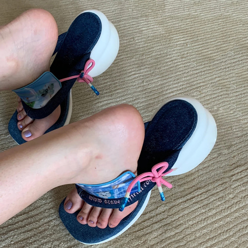 카우보이 핀 발사 슬리퍼 샌들 여성 2021 여름 새로운 외국 착용 휴가 정직한 케이크 두꺼운 바닥 증가 해변 신발